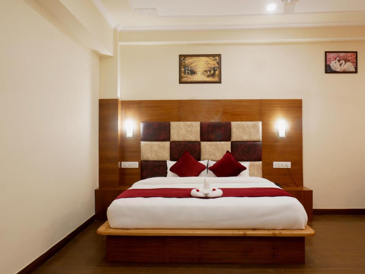 New Ambika International Mall Road Hotel Manāli Exterior foto