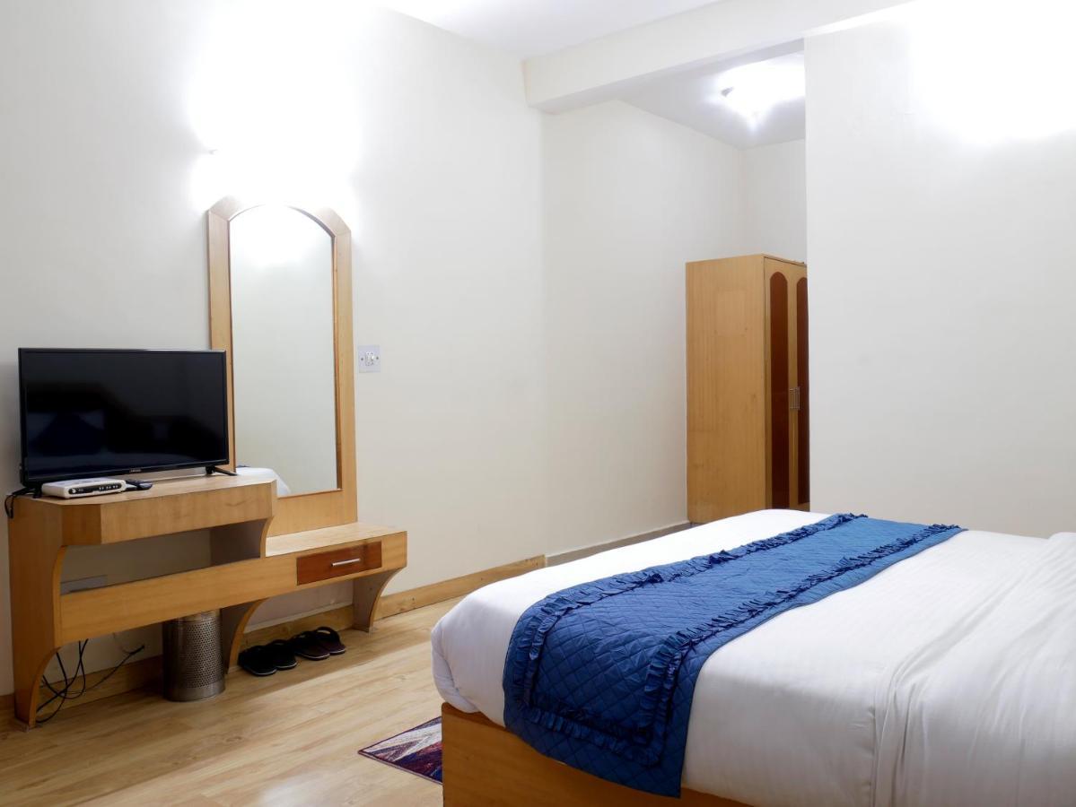 New Ambika International Mall Road Hotel Manāli Exterior foto